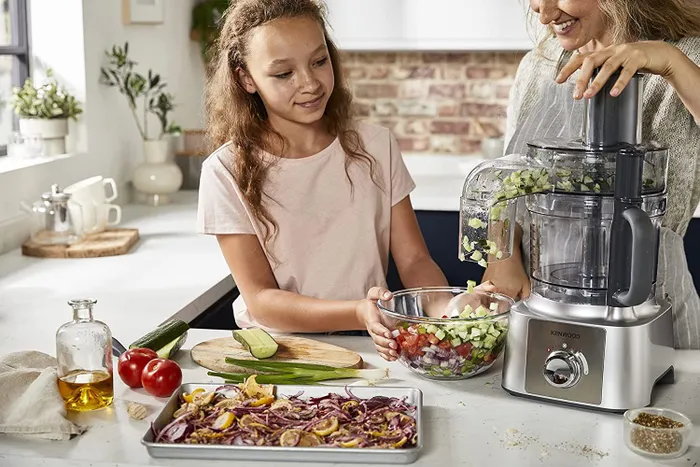 Robot Cuisine Kenwood MultiPro Express 1000W - 3L, 2 Vitesses + Pulse - Hachage, Râpage, Mixage
